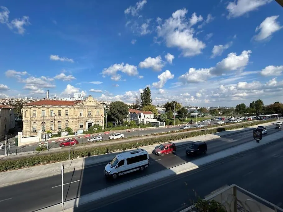 Waterfront Villa By The Tram - Private Terrace With Dome & Golden Horn View In Fatih Istanbul Ferienhaus