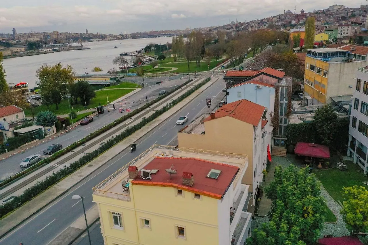 Ferienhaus Waterfront Villa By The Tram - Private Terrace With Dome & Golden Horn View In Fatih Istanbul Türkei