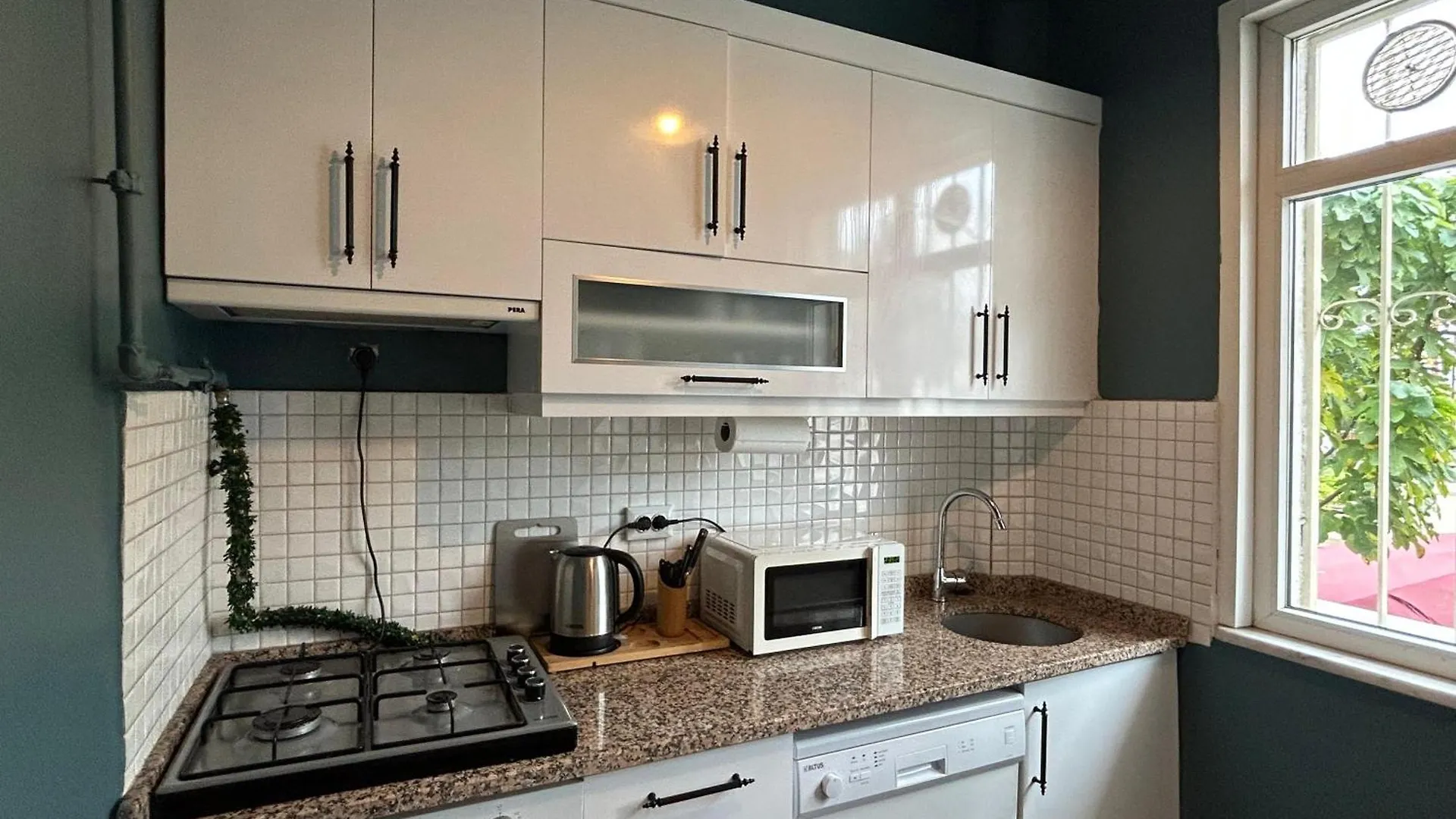 Waterfront Villa By The Tram - Private Terrace With Dome & Golden Horn View In Fatih Istanbul
