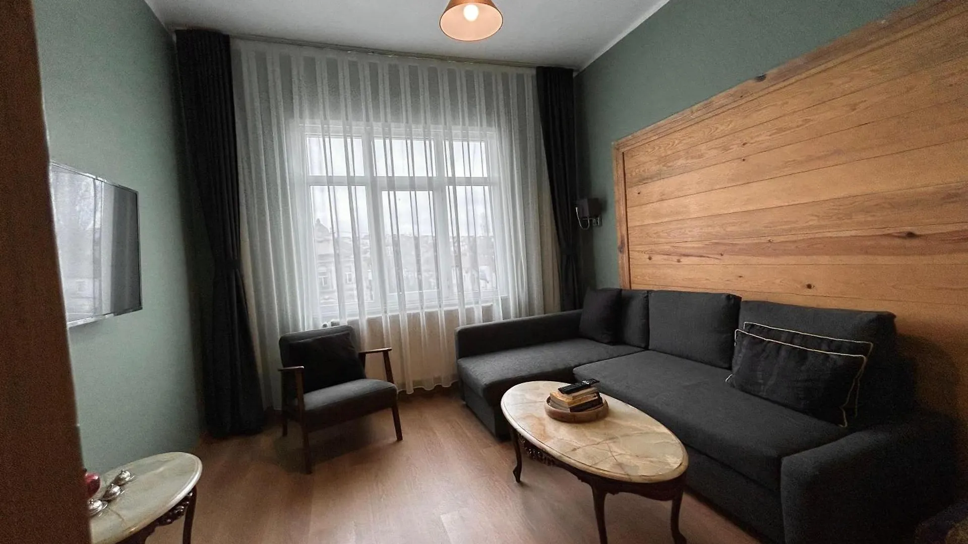 Ferienhaus Waterfront Villa By The Tram - Private Terrace With Dome & Golden Horn View In Fatih Istanbul