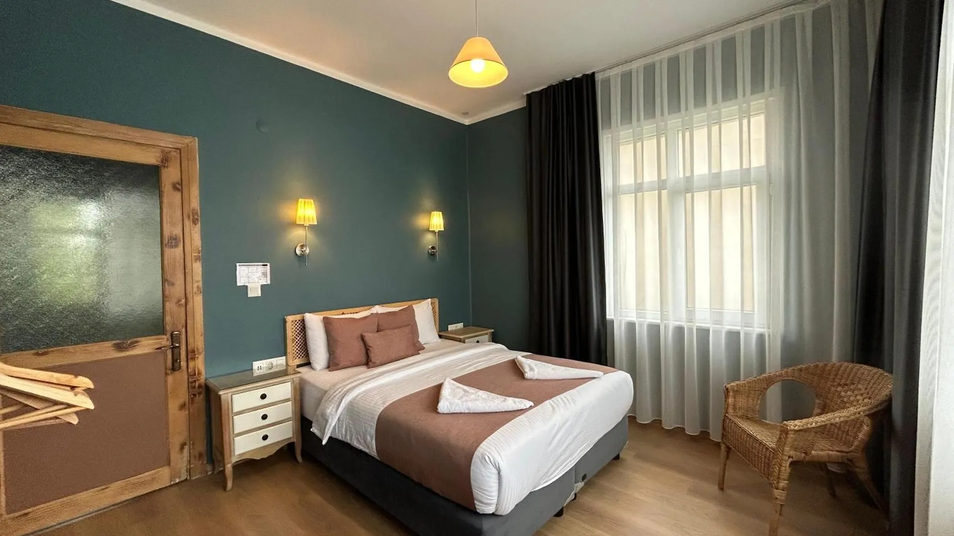 Ferienhaus Waterfront Villa By The Tram - Private Terrace With Dome & Golden Horn View In Fatih Istanbul