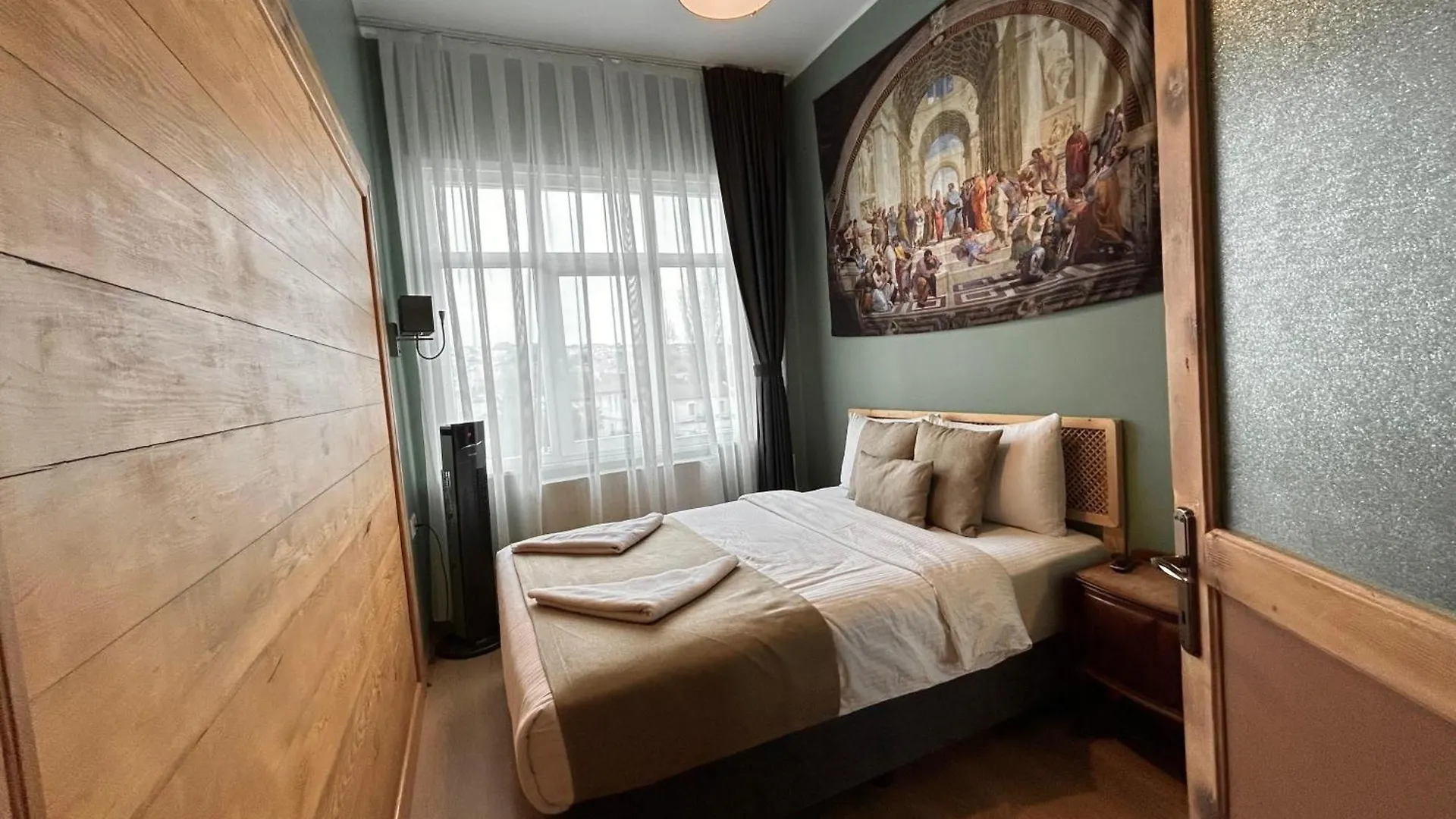 Ferienhaus Waterfront Villa By The Tram - Private Terrace With Dome & Golden Horn View In Fatih Istanbul