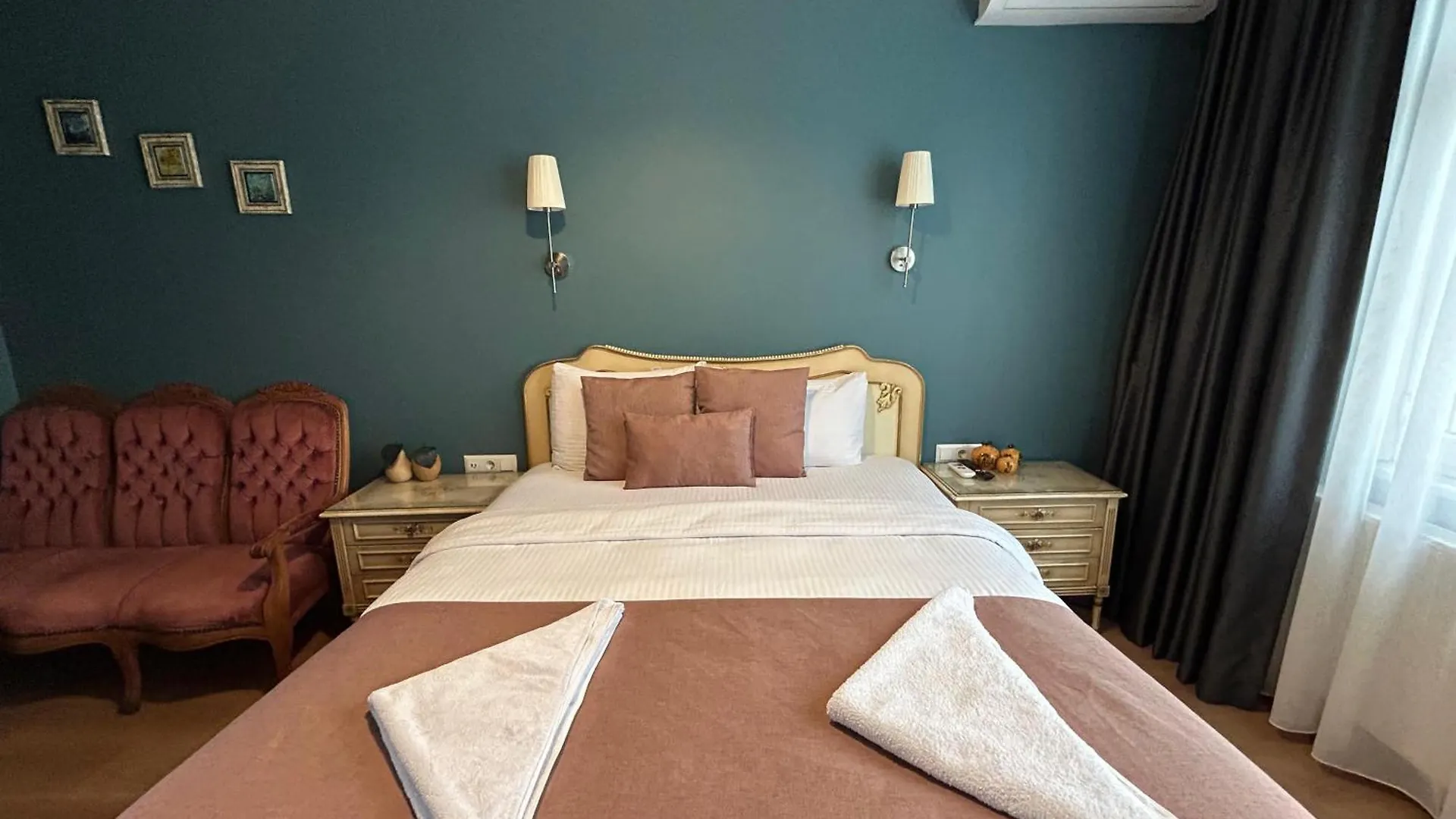 Waterfront Villa By The Tram - Private Terrace With Dome & Golden Horn View In Fatih Istanbul
