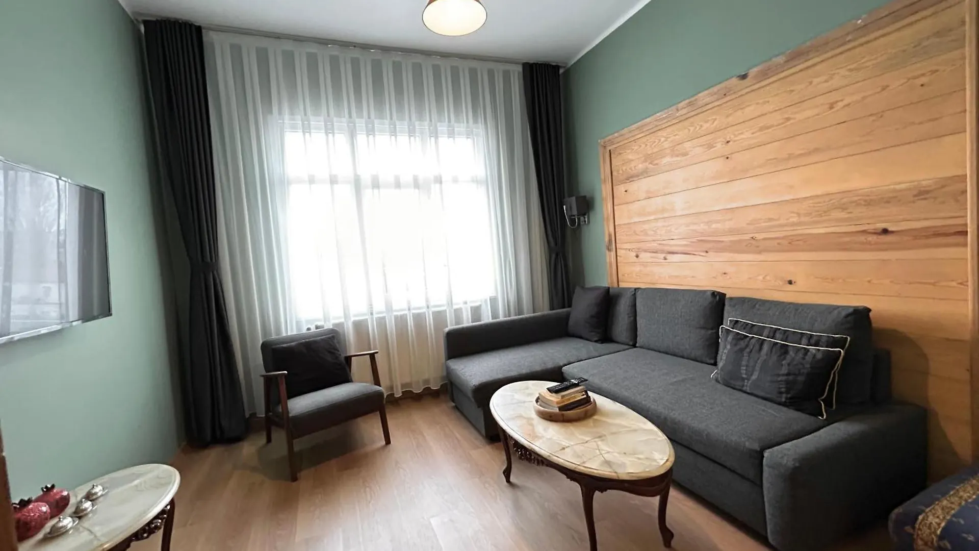Waterfront Villa By The Tram - Private Terrace With Dome & Golden Horn View In Fatih Istanbul
