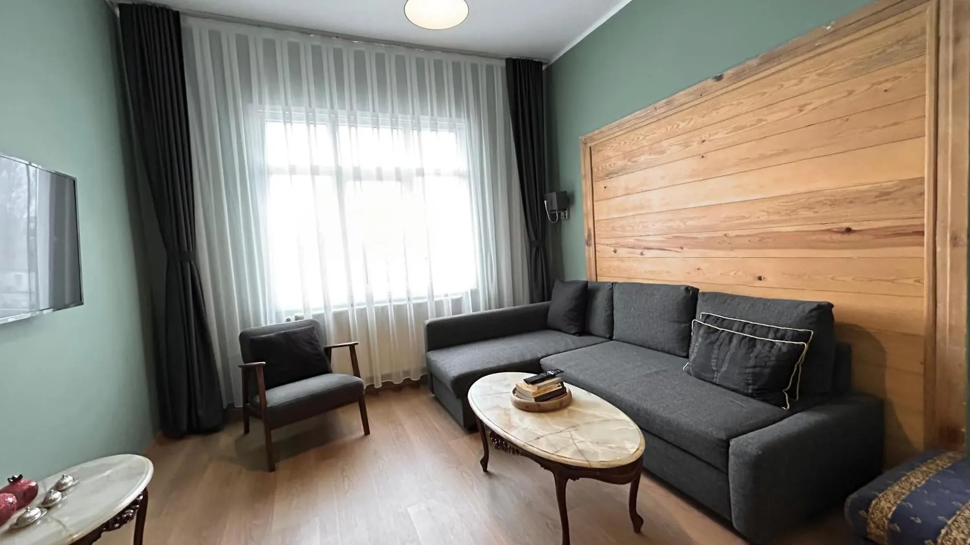 Ferienhaus Waterfront Villa By The Tram - Private Terrace With Dome & Golden Horn View In Fatih Istanbul