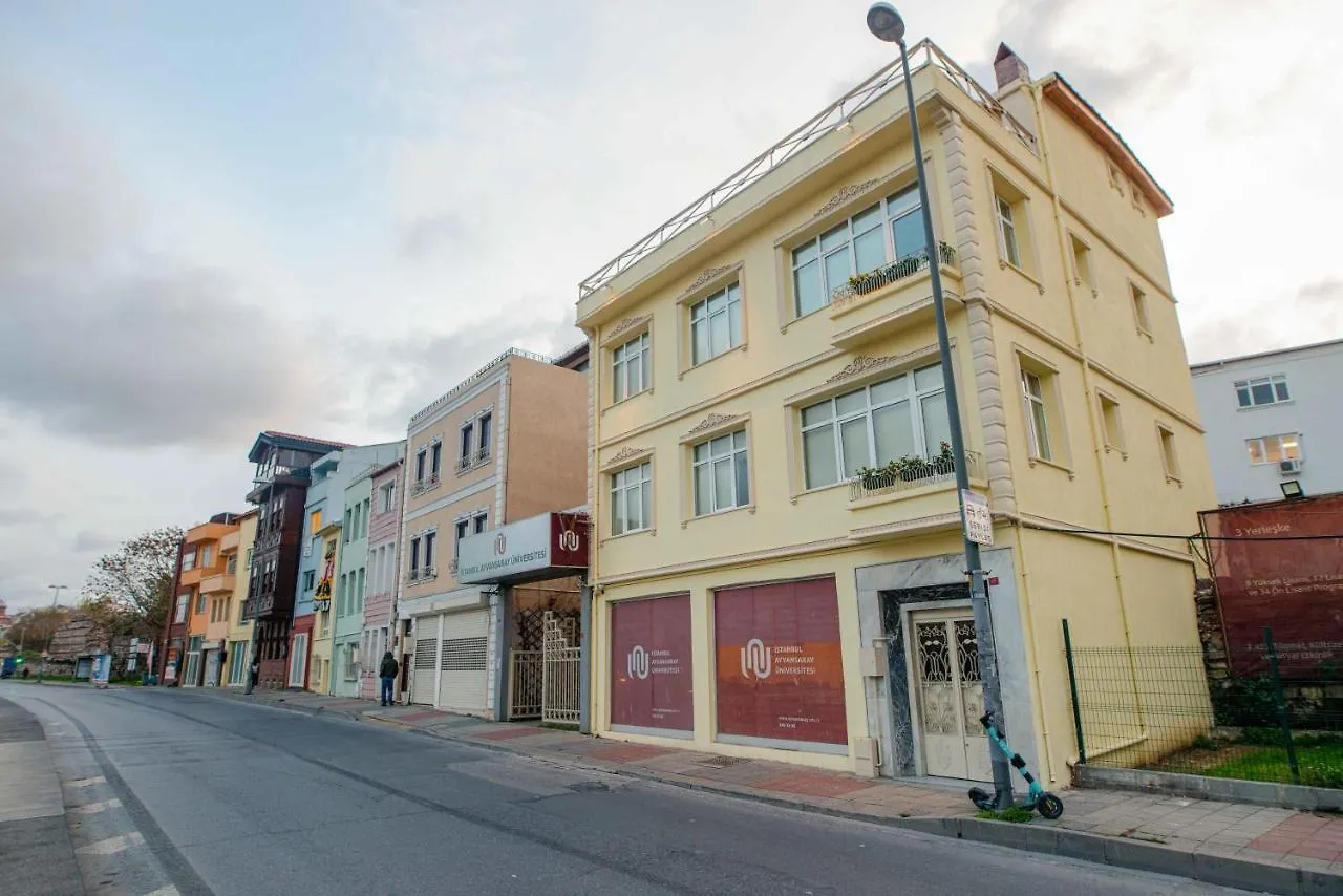 Waterfront Villa By The Tram - Private Terrace With Dome & Golden Horn View In Fatih Stambuł Dom wakacyjny