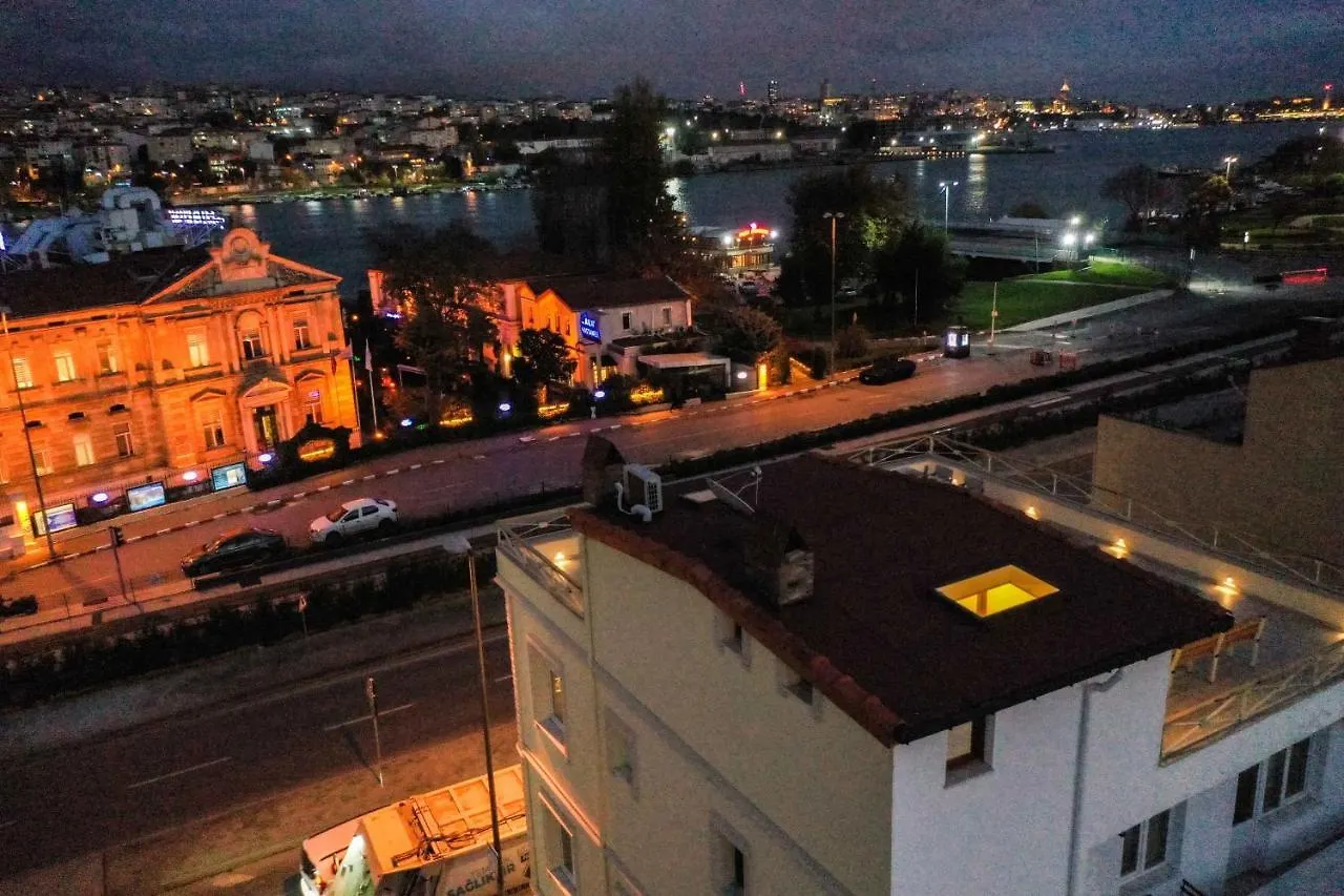 Waterfront Villa By The Tram - Private Terrace With Dome & Golden Horn View In Fatih Stambuł