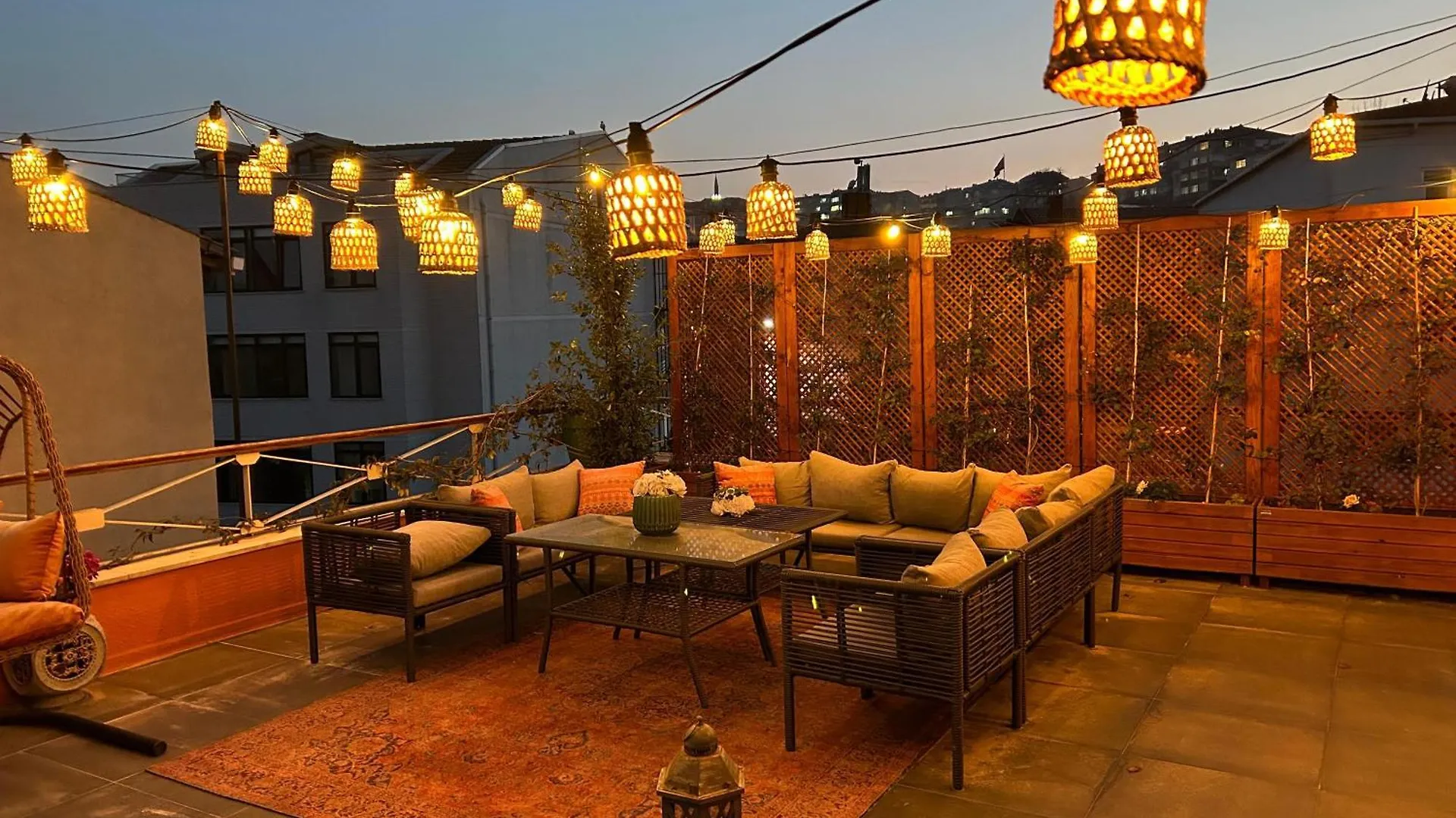 Waterfront Villa By The Tram - Private Terrace With Dome & Golden Horn View In Fatih Provincia di Provincia di Istanbul Casa vacanze