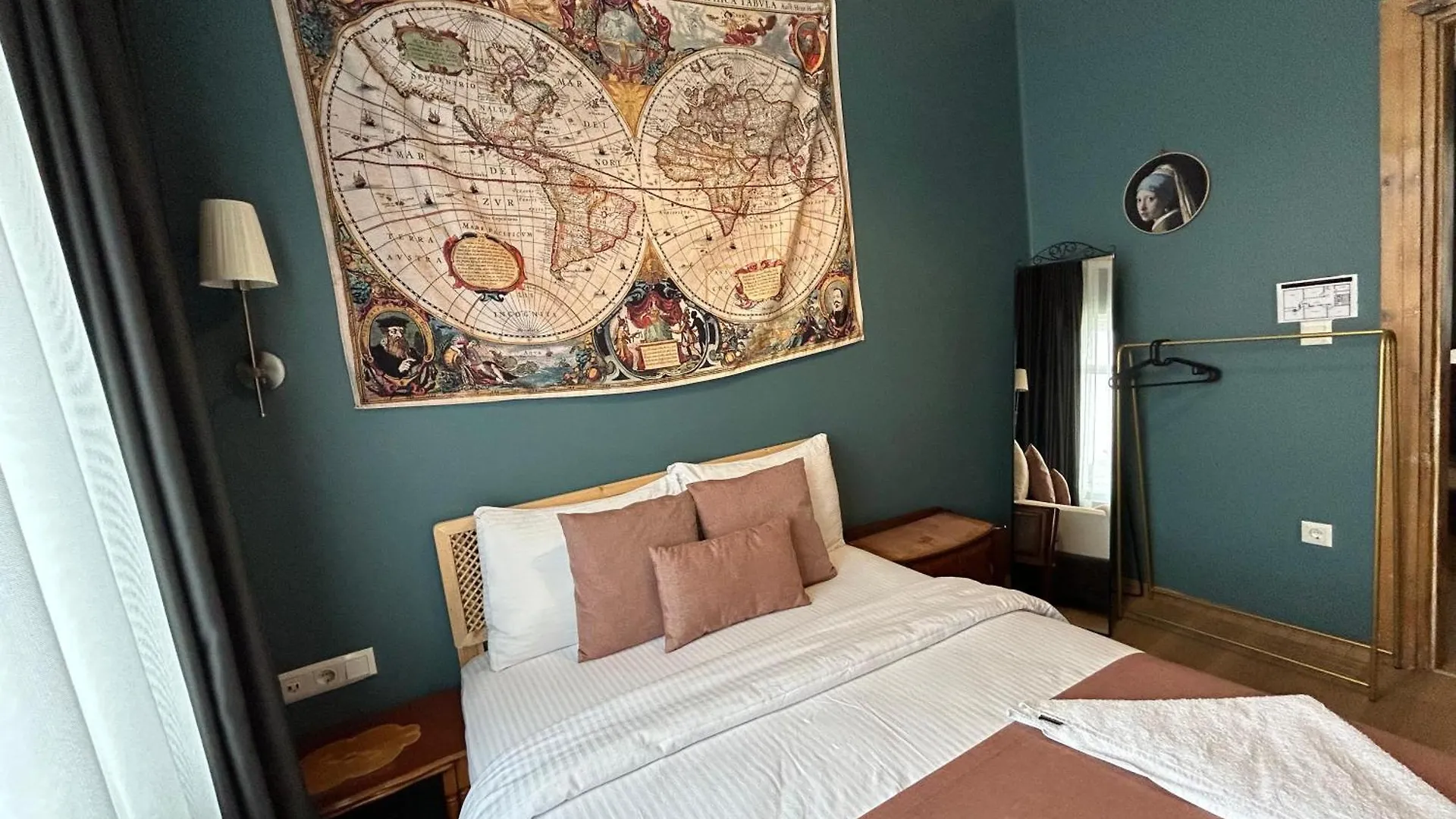Waterfront Villa By The Tram - Private Terrace With Dome & Golden Horn View In Fatih Istanbul Turkey