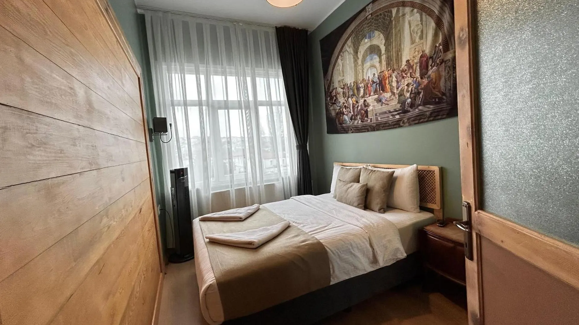 Waterfront Villa By The Tram - Private Terrace With Dome & Golden Horn View In Fatih Istanbul