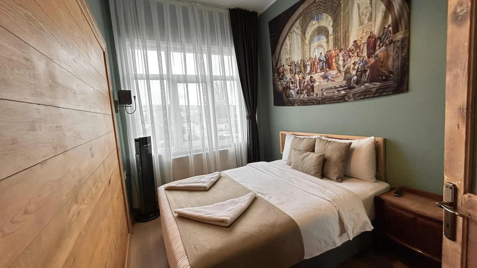 Waterfront Villa By The Tram - Private Terrace With Dome & Golden Horn View In Fatih Istanbul Holiday home