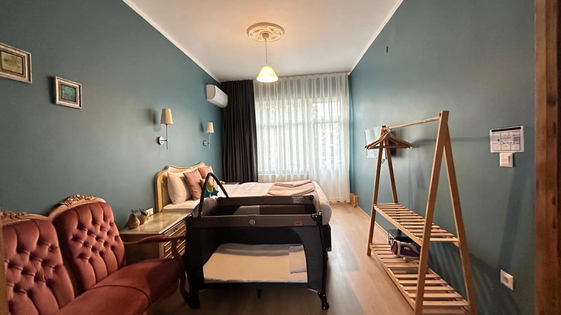 Waterfront Villa By The Tram - Private Terrace With Dome & Golden Horn View In Fatih Istanbul Holiday home